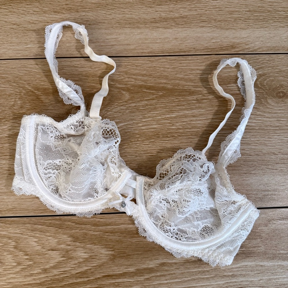 Chantelle White Lace Demi-Cup Bra with Adjustable Straps